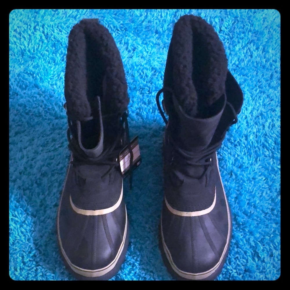 NWT SOREL CARIBOU WATERPROOOF BOOTS size 13
